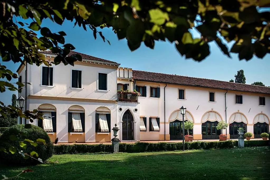 Villa Margherita Mira 4*,  Italy
